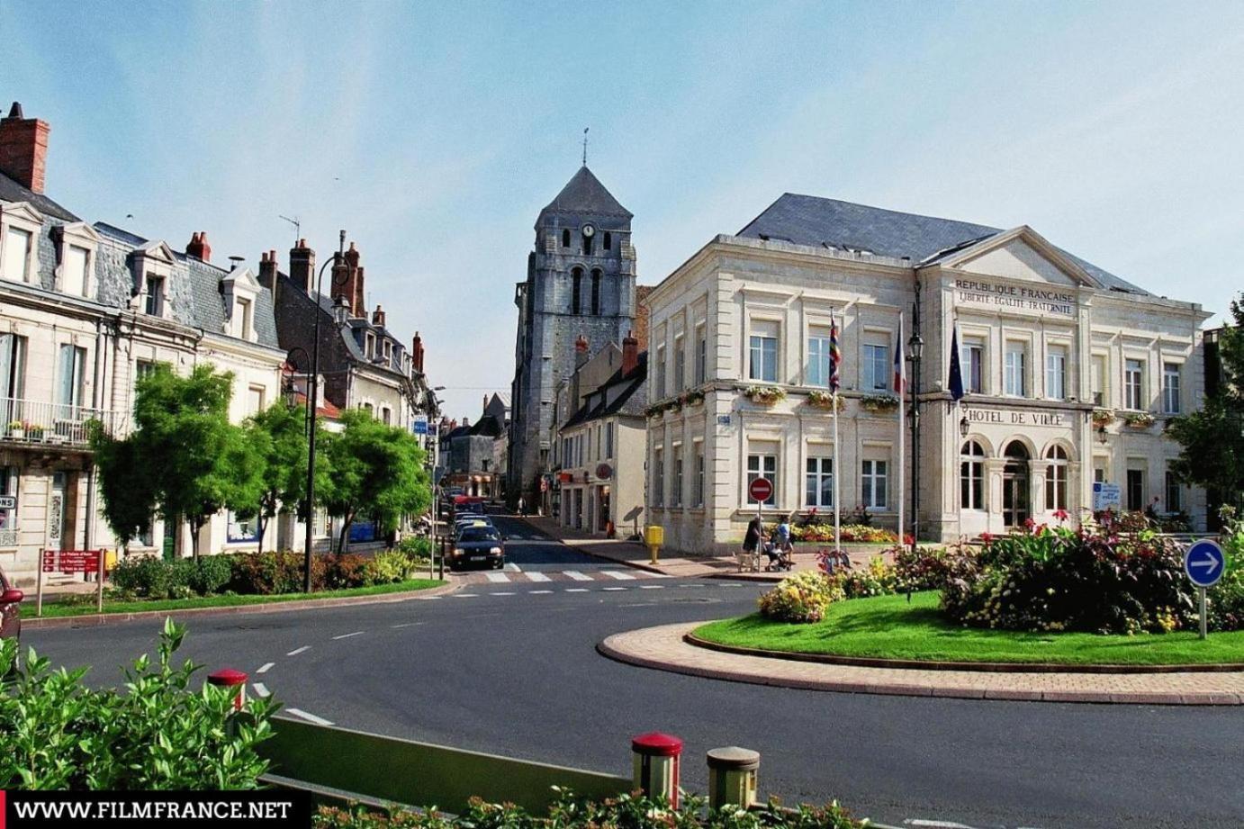 Maisonnette De Ville Au Calme Cosne-Cours-Sur-Loire Экстерьер фото